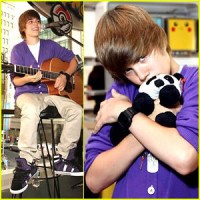 /album/beeb-pictures/justin-bieber-nintendo-nyc-jpg/
